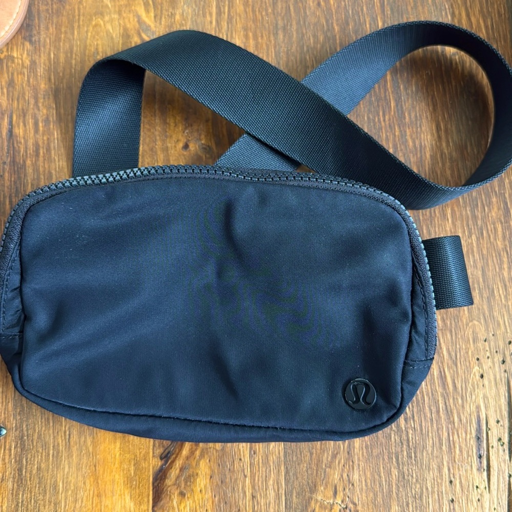 Lululemon crossbody belt bag
